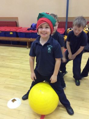 Primary Three enjoy a Christmas themed  fundamentals workshop with Mrs  Mags Carville.